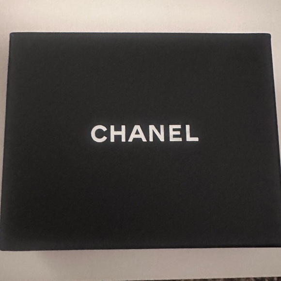 Auth Chanel CC Logo Round Pearl Pendant Necklace Light Gold Hardware - Picture 10 of 10